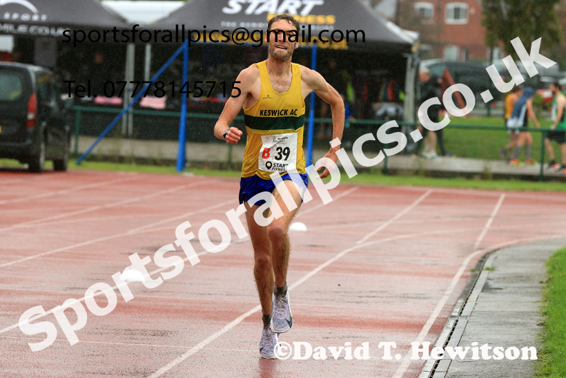 Senior Mens 6 Stage 2025 Northern Athletics Autumn Road Relays, Leigh, Lancashire. Photo: David T. Hewitson/Sports for All Pics